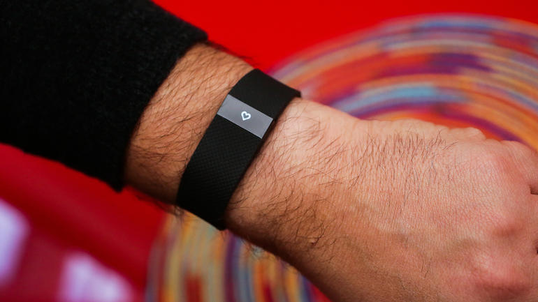 frequenza cardiaca recensione fitbit charge hr